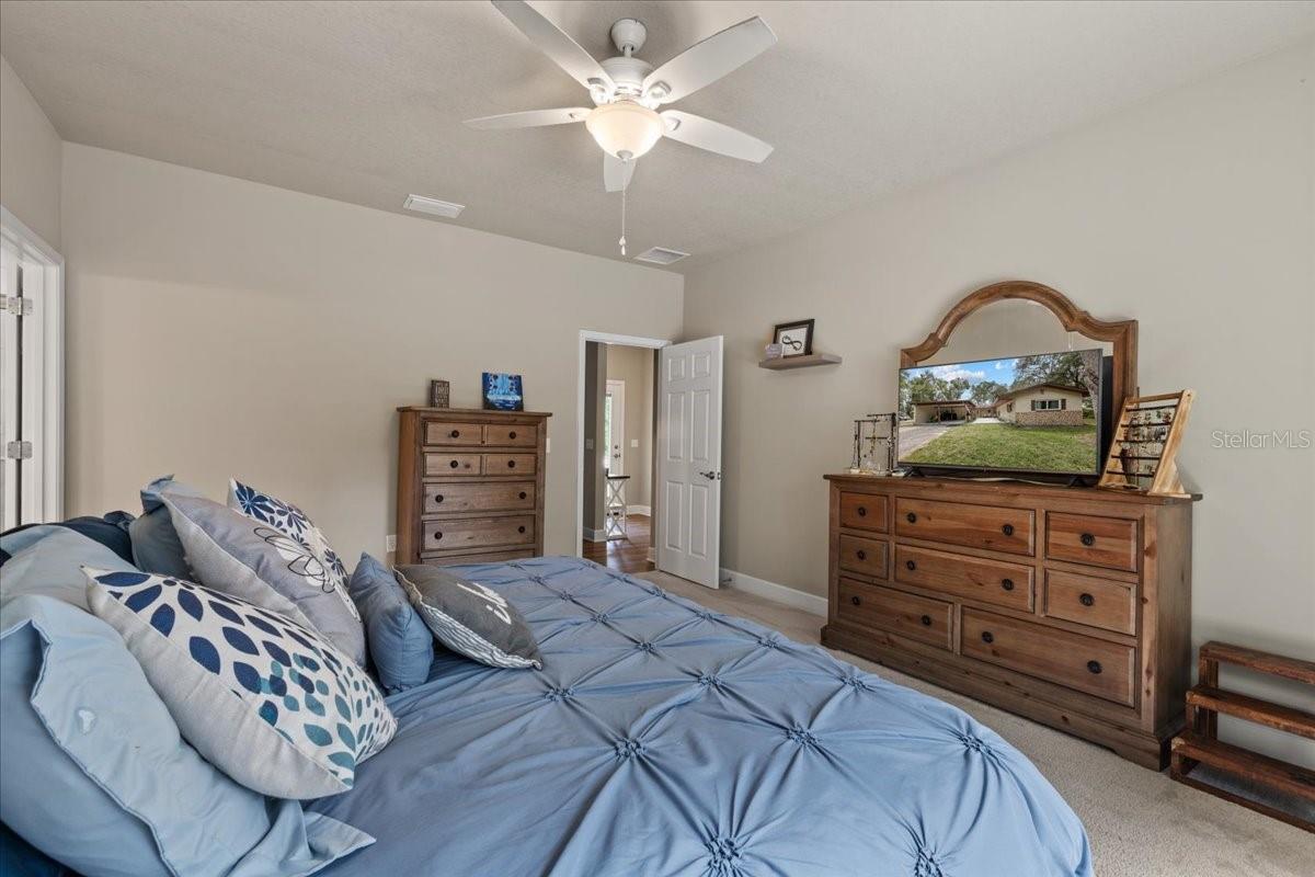 Image 18 of 53 For 9990 114th Street