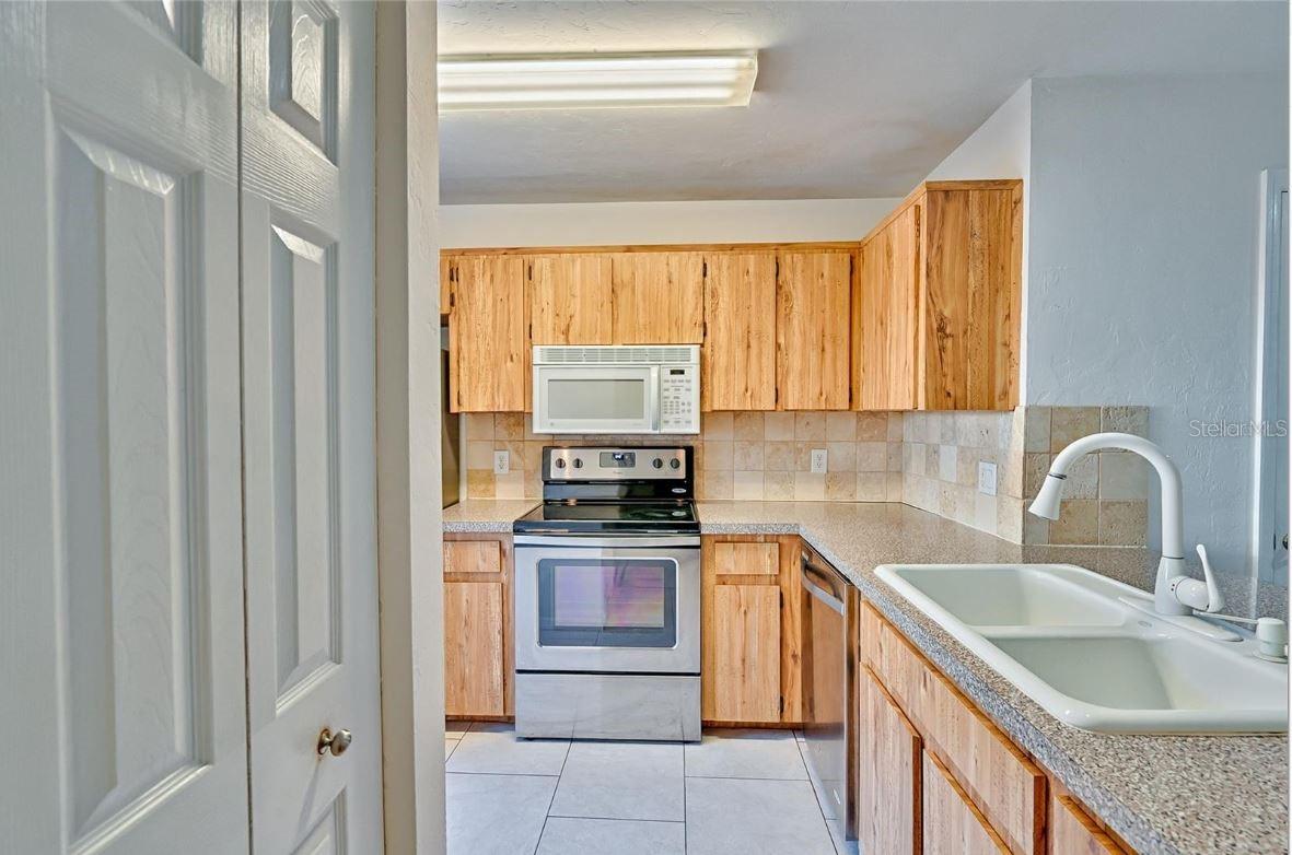 Image 11 of 24 For 6137 8th Lane 6137