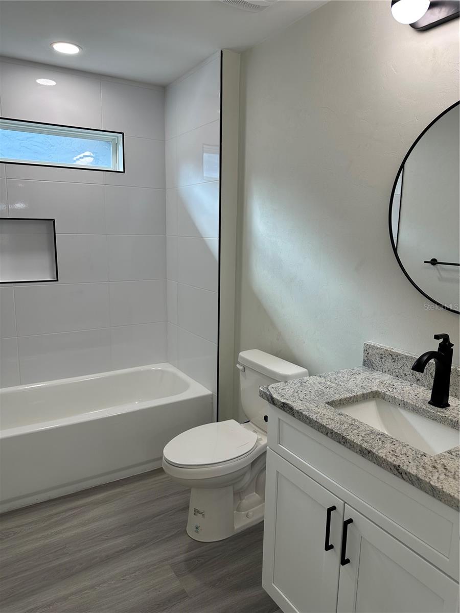 Image 11 of 14 For 2014 University Avenue