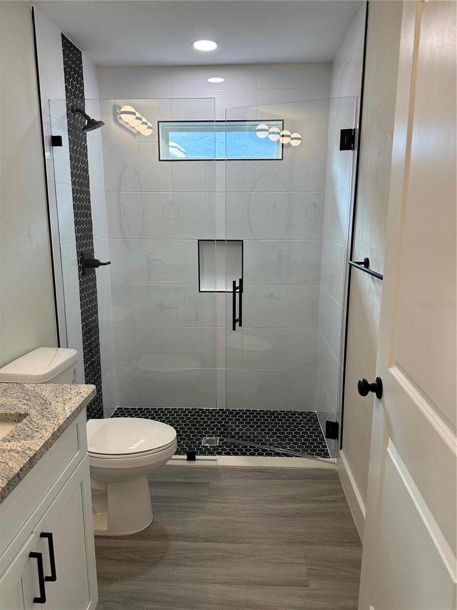 Image 6 of 14 For 2014 University Avenue