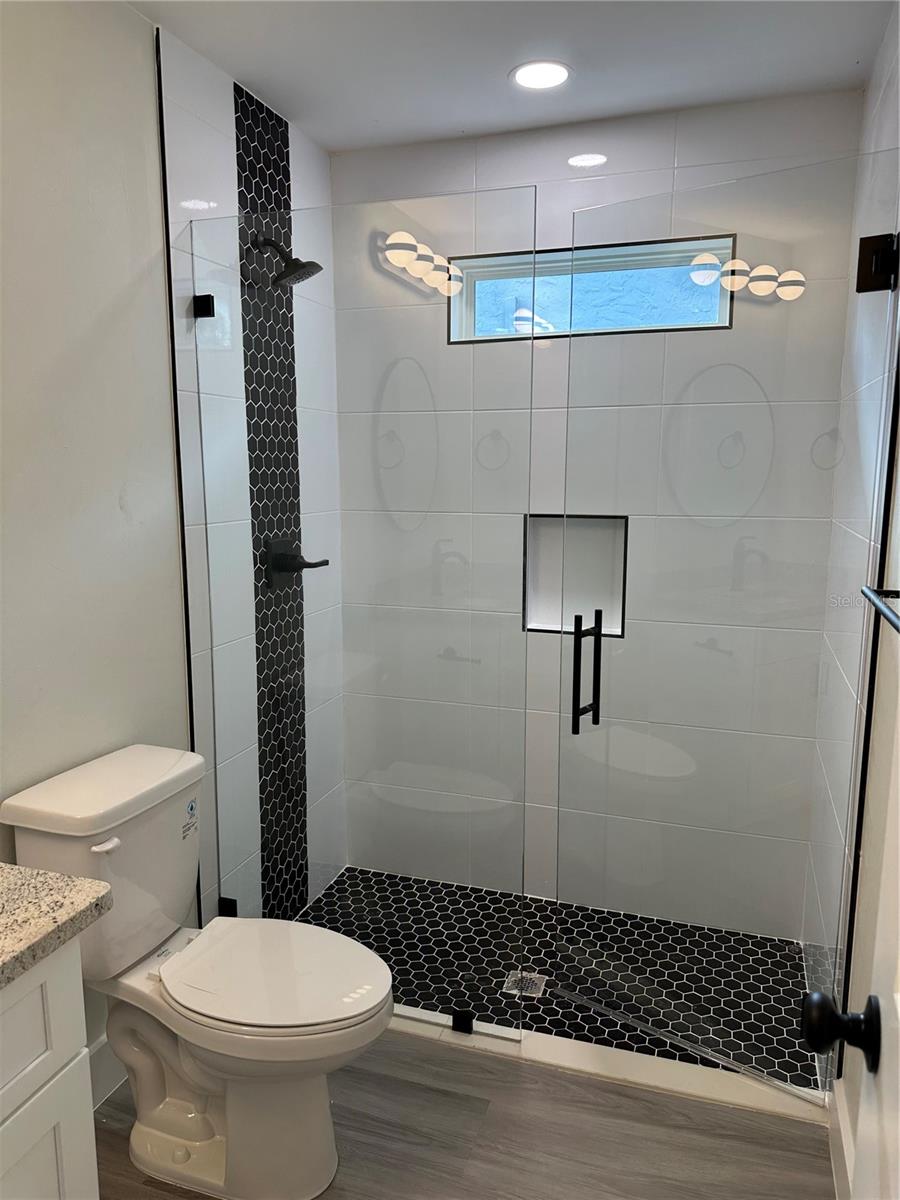 Image 7 of 14 For 2014 University Avenue