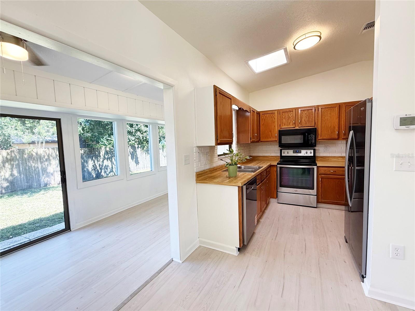 Image 10 of 49 For 207 Warbler Road