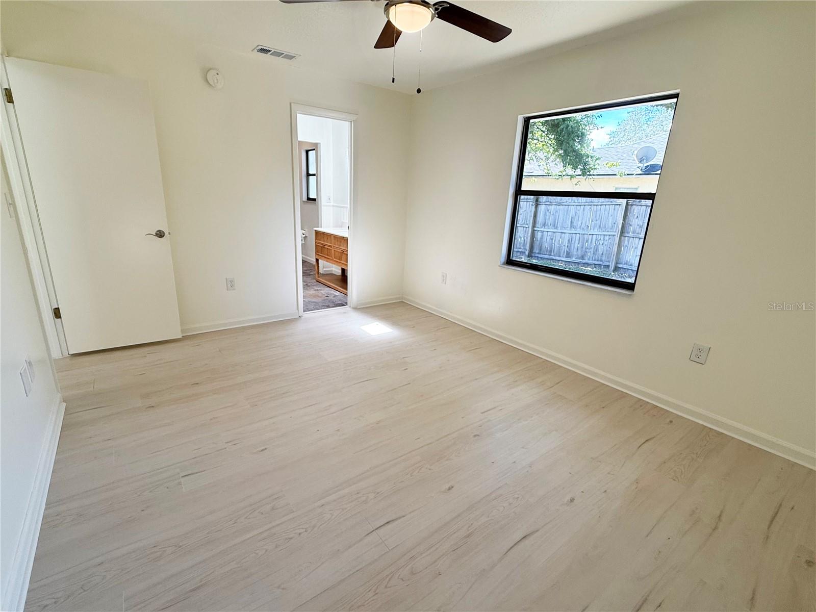 Image 16 of 49 For 207 Warbler Road