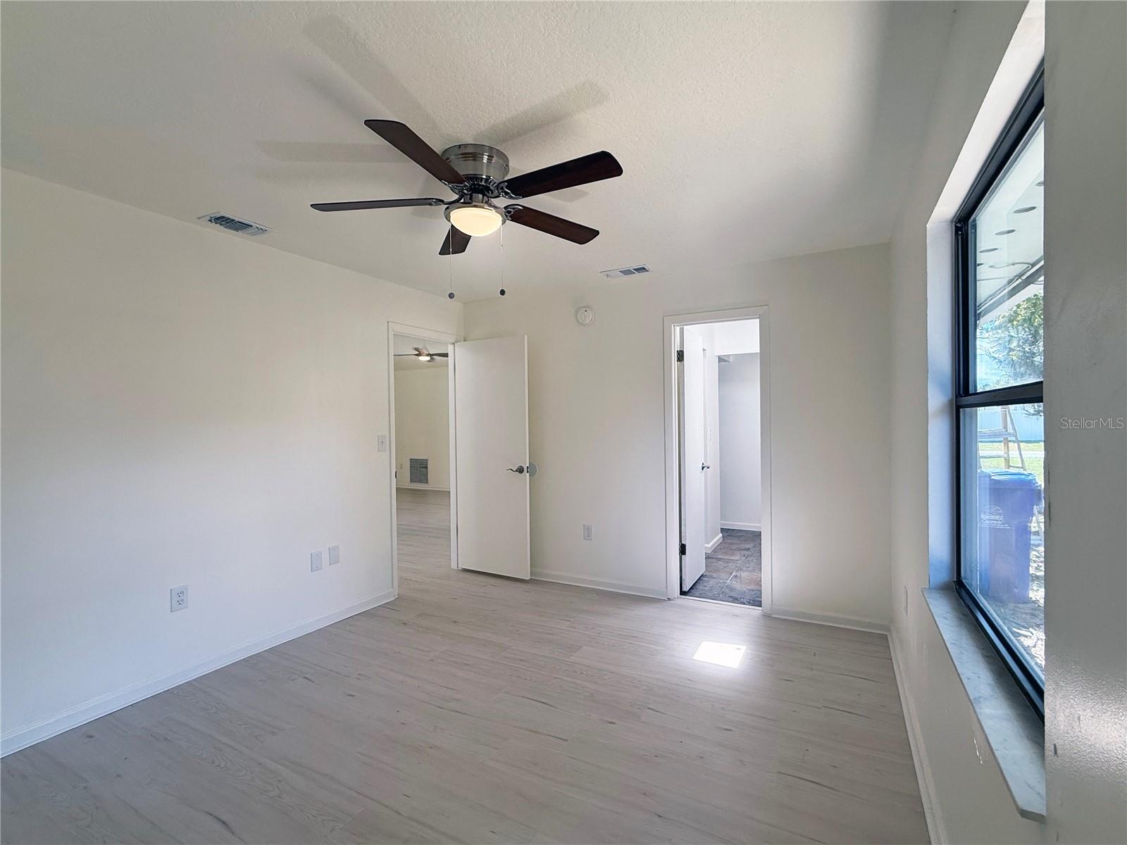 Image 17 of 49 For 207 Warbler Road