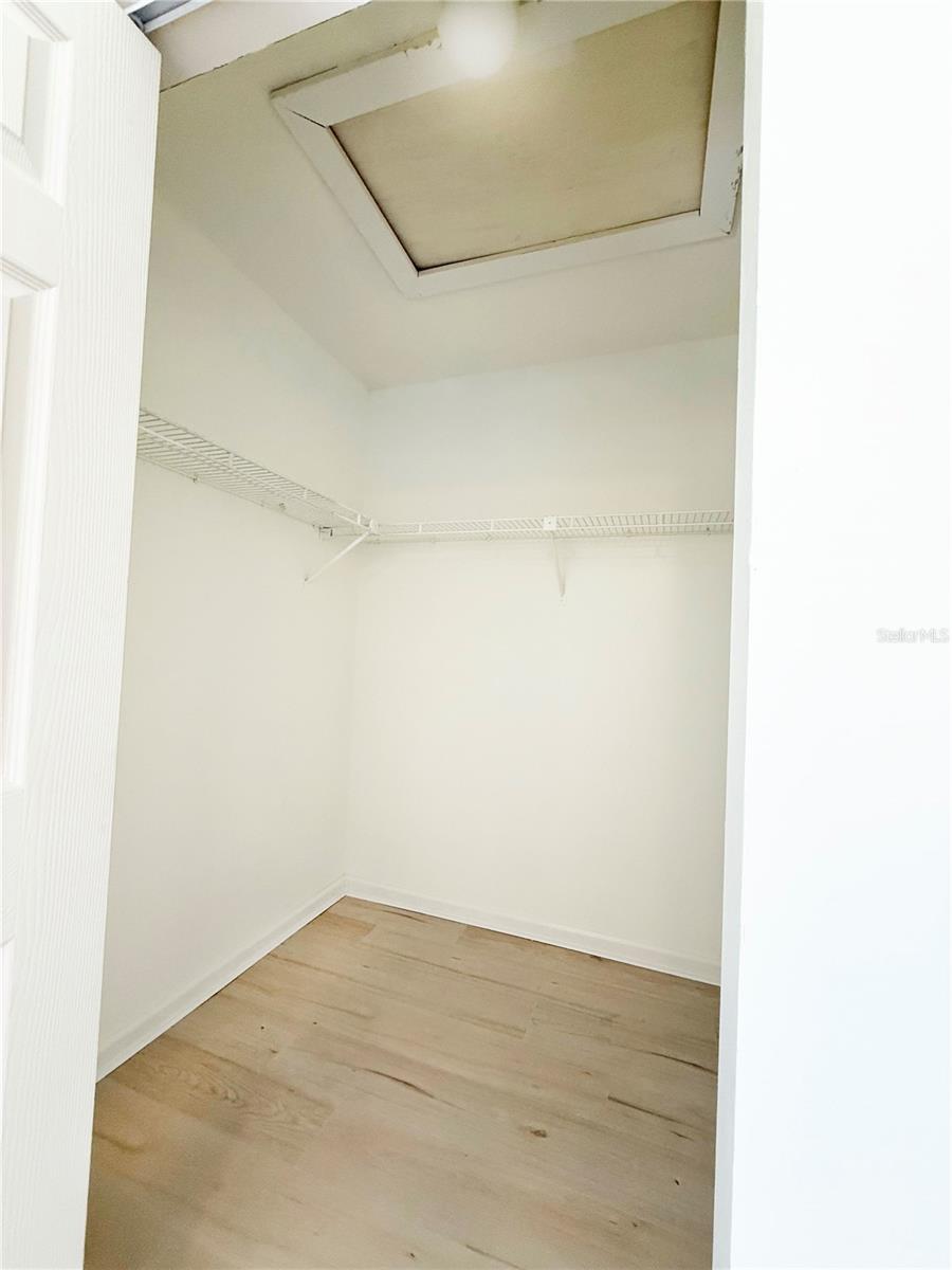 Image 32 of 49 For 207 Warbler Road