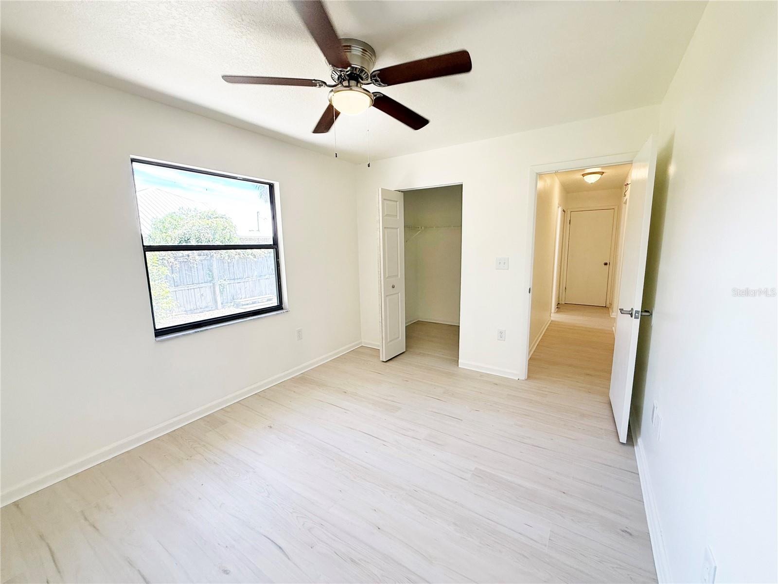 Image 33 of 49 For 207 Warbler Road