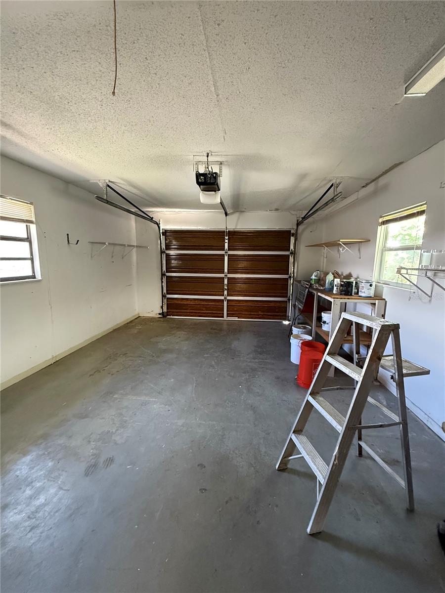 Image 36 of 49 For 207 Warbler Road