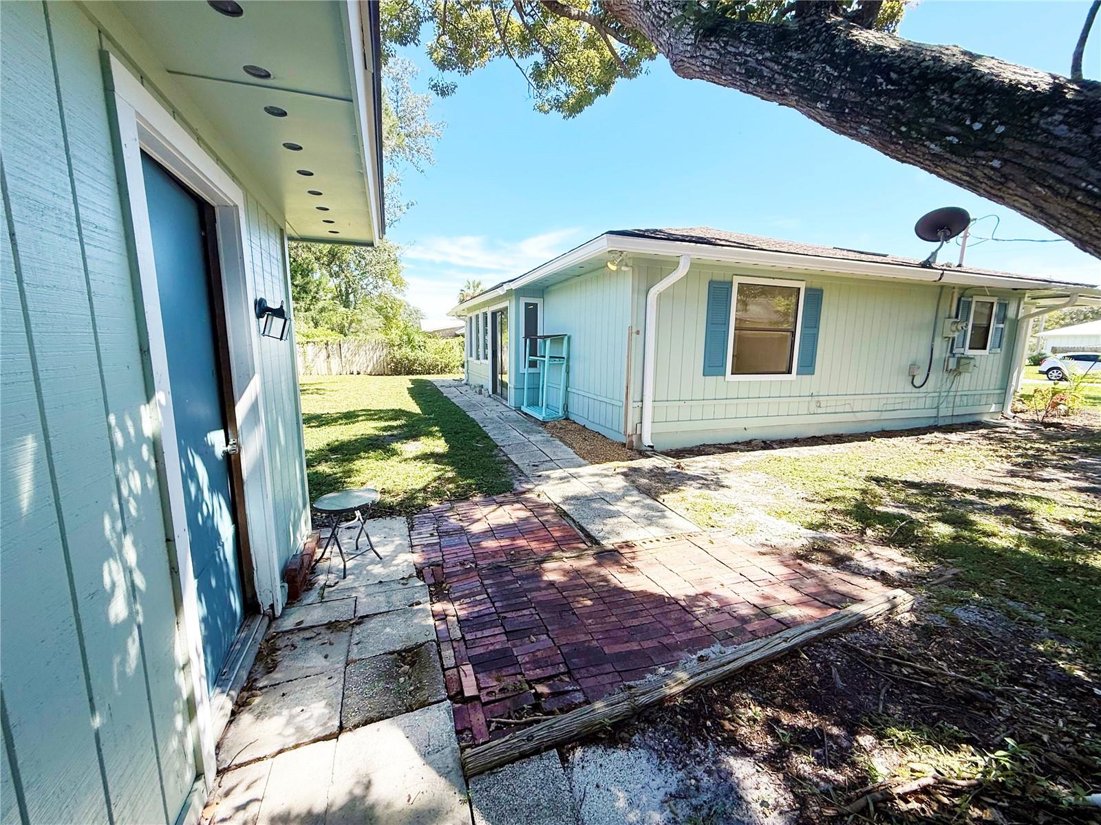 Image 43 of 49 For 207 Warbler Road