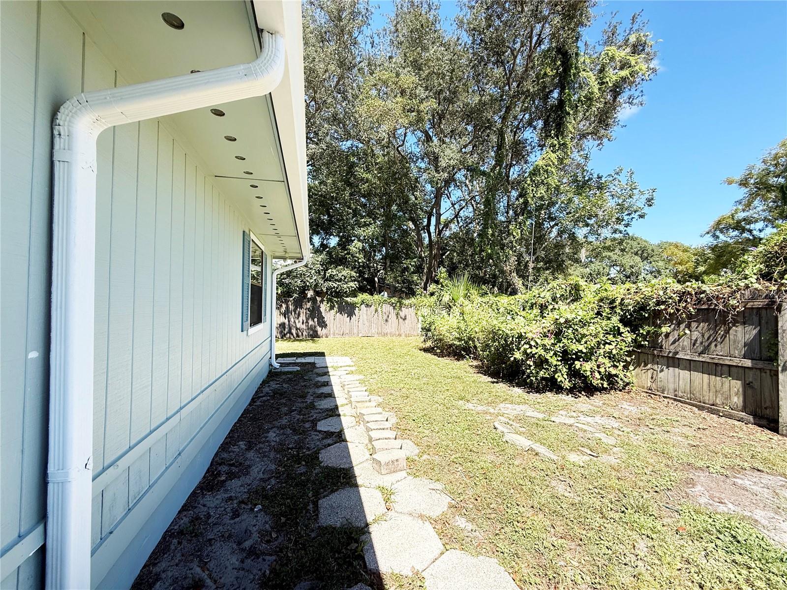 Image 46 of 49 For 207 Warbler Road