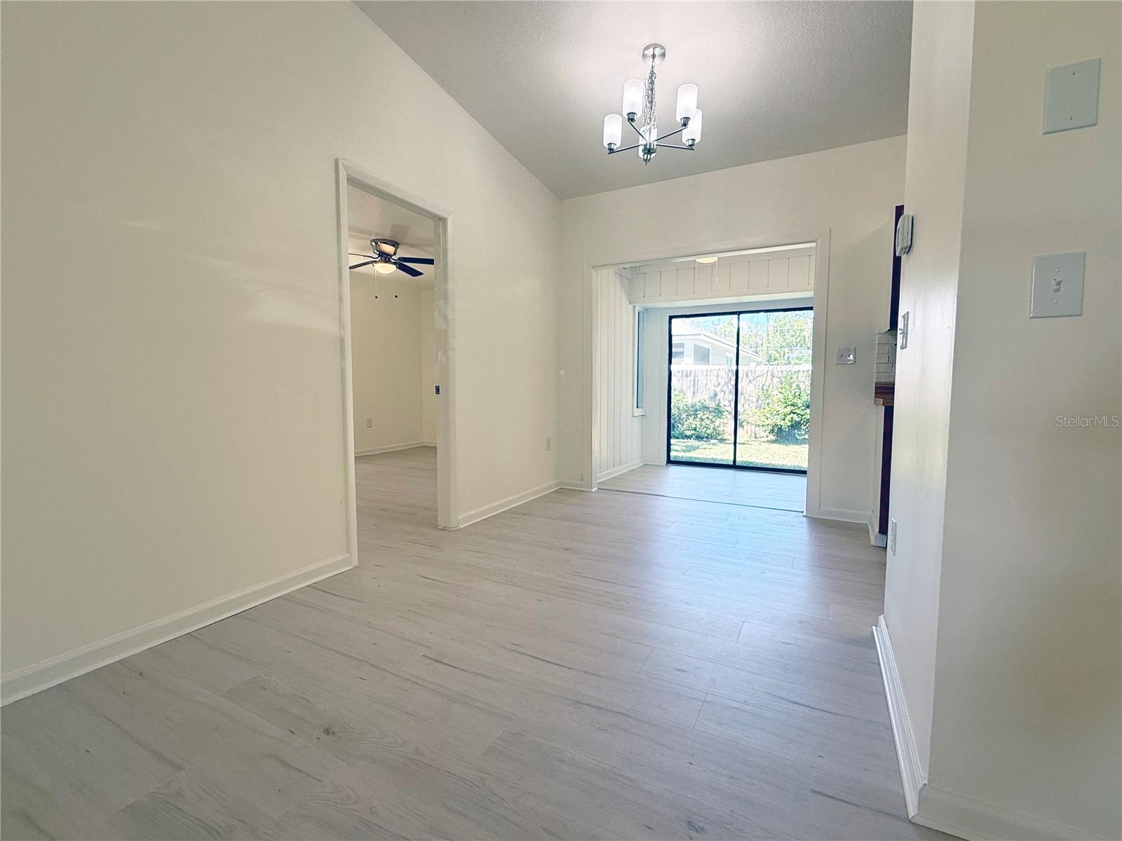 Image 6 of 49 For 207 Warbler Road