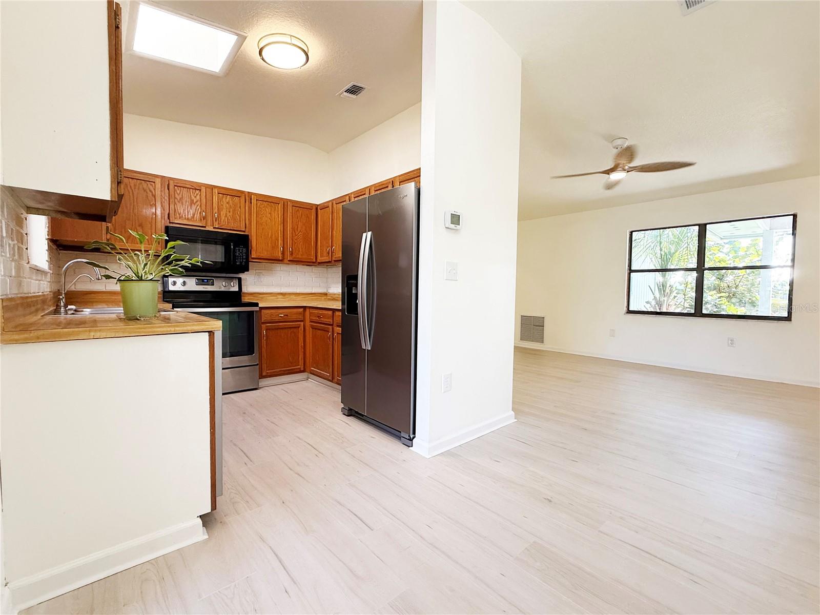 Image 8 of 49 For 207 Warbler Road