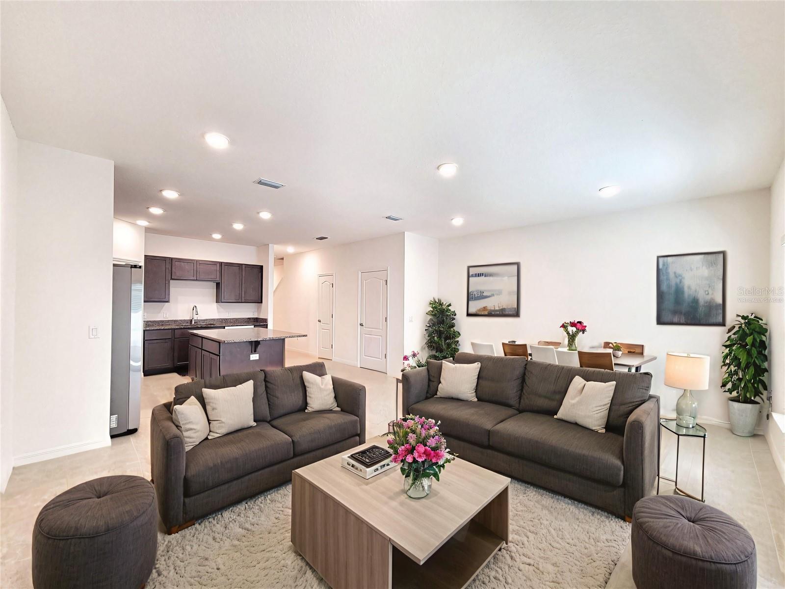 Image 4 of 36 For 12523 7th Place