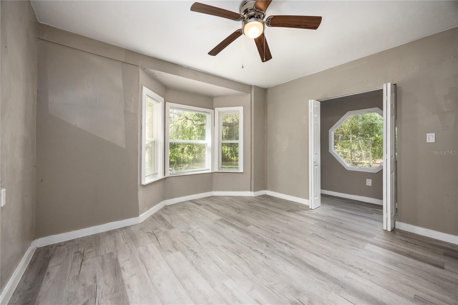 Image 12 of 37 For 14637 145th Avenue