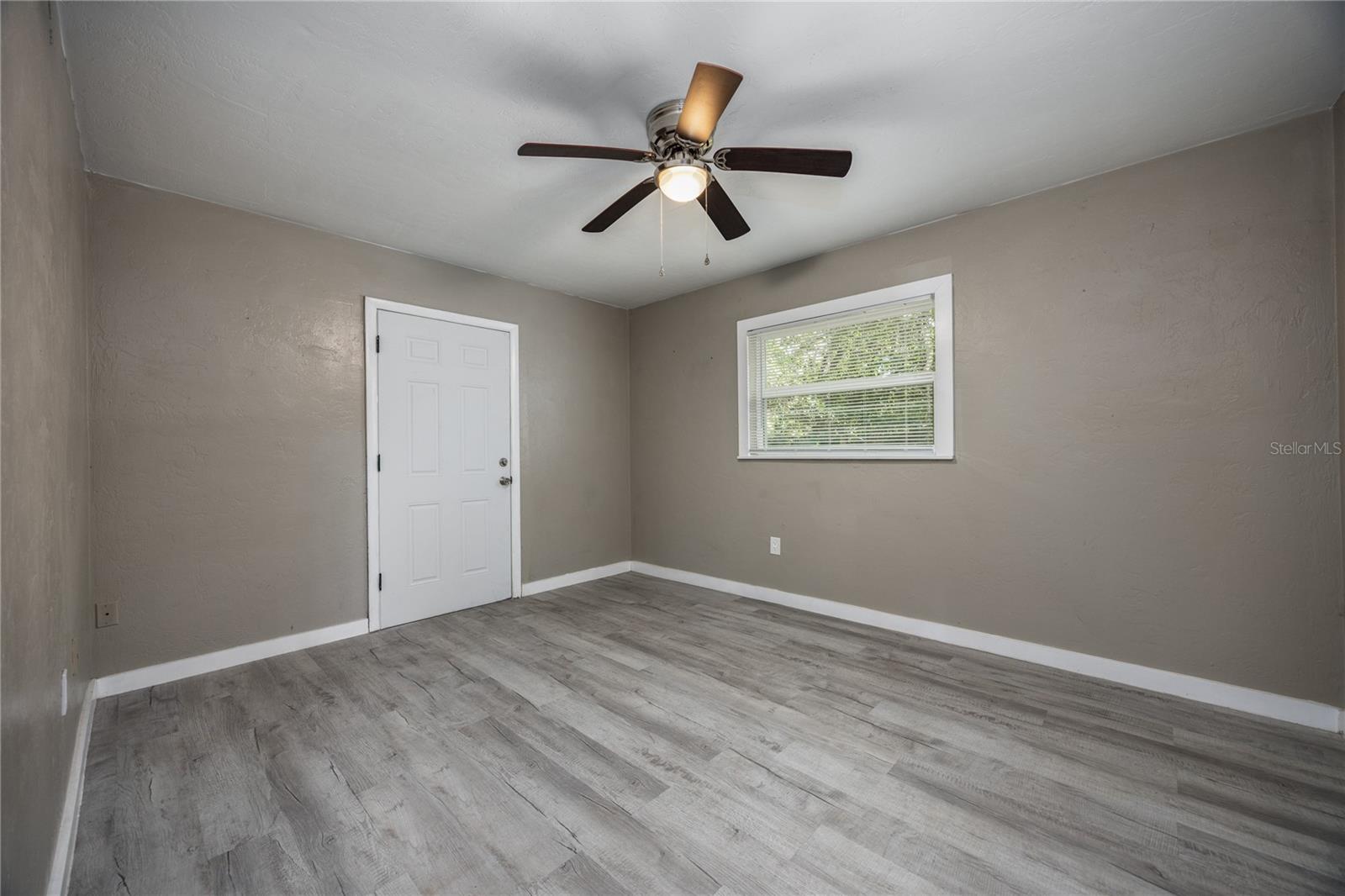 Image 18 of 37 For 14637 145th Avenue