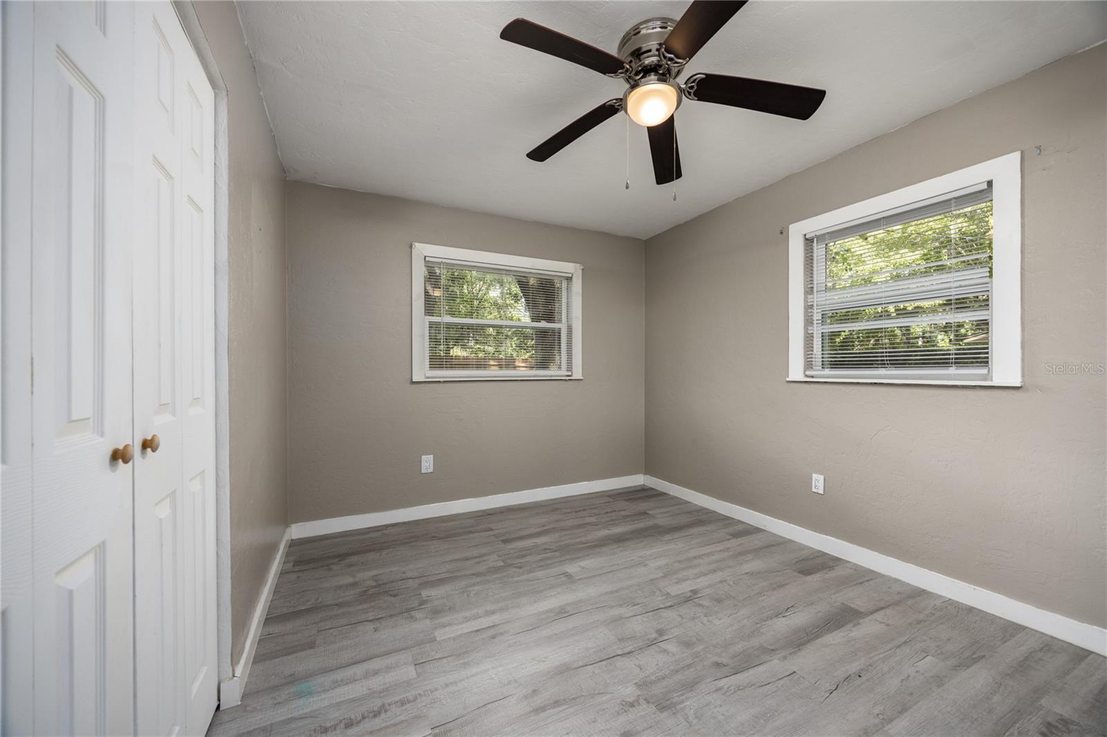 Image 20 of 37 For 14637 145th Avenue