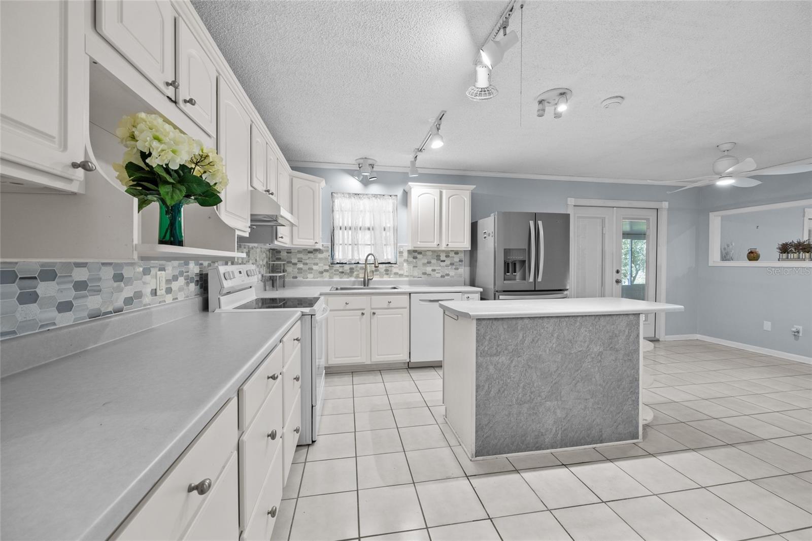 Image 10 of 33 For 162 Palmetto Boulevard