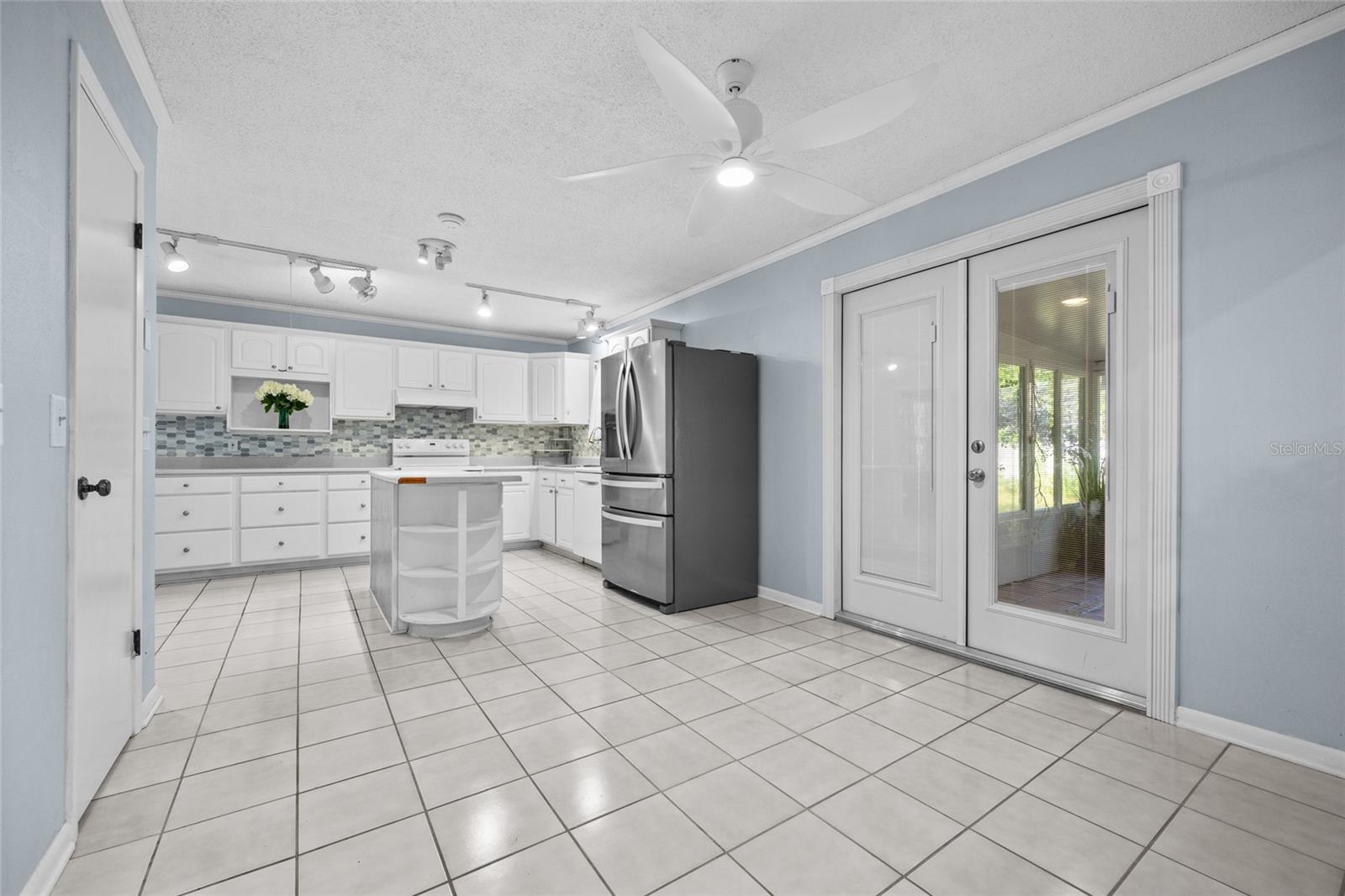 Image 12 of 33 For 162 Palmetto Boulevard