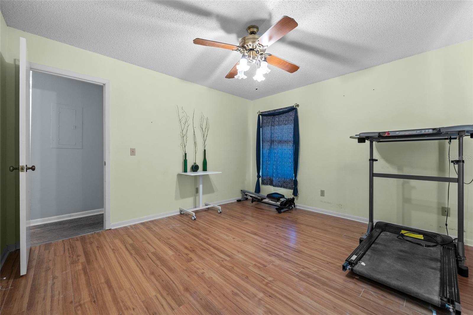 Image 25 of 33 For 162 Palmetto Boulevard
