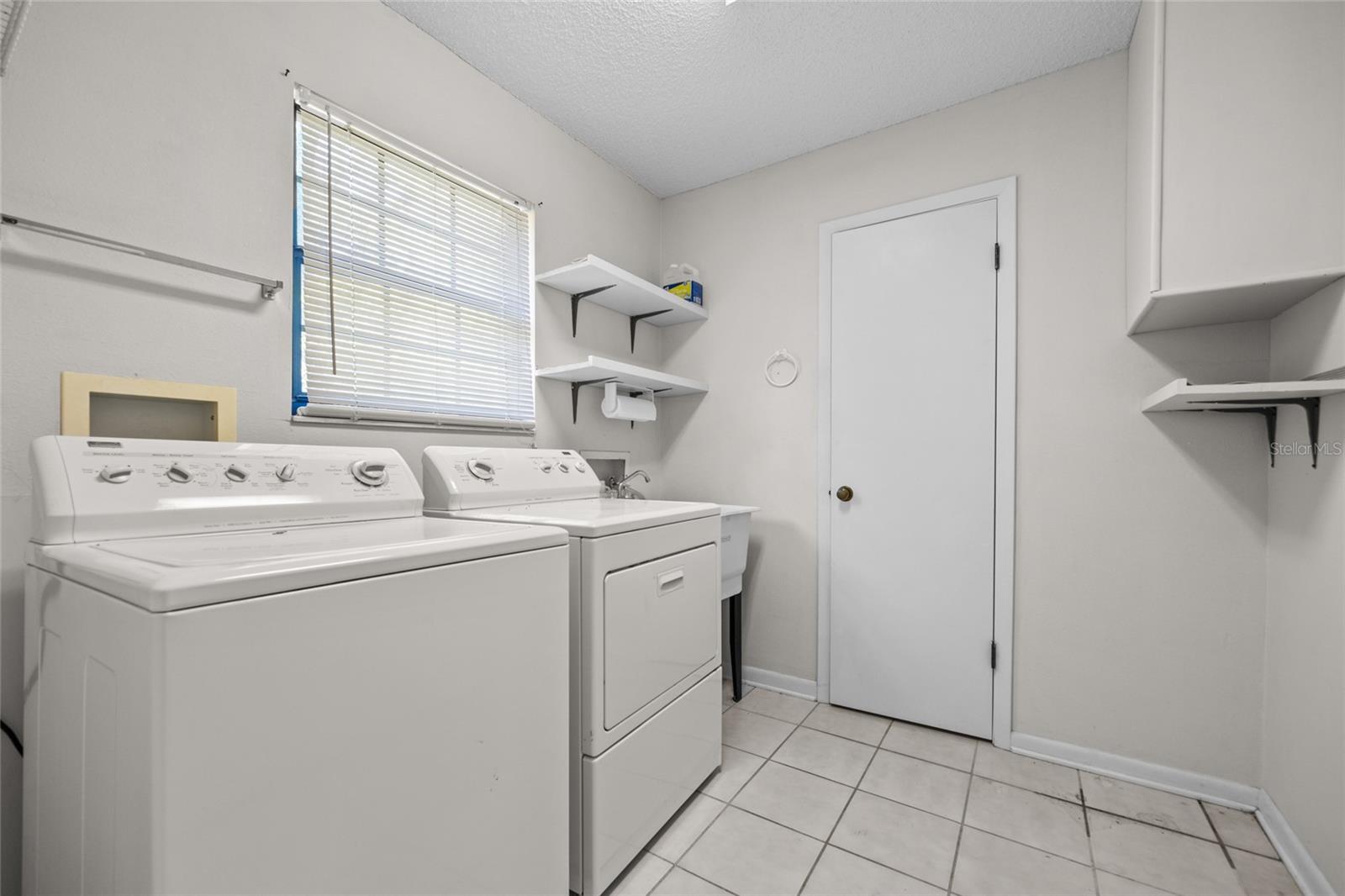 Image 7 of 33 For 162 Palmetto Boulevard