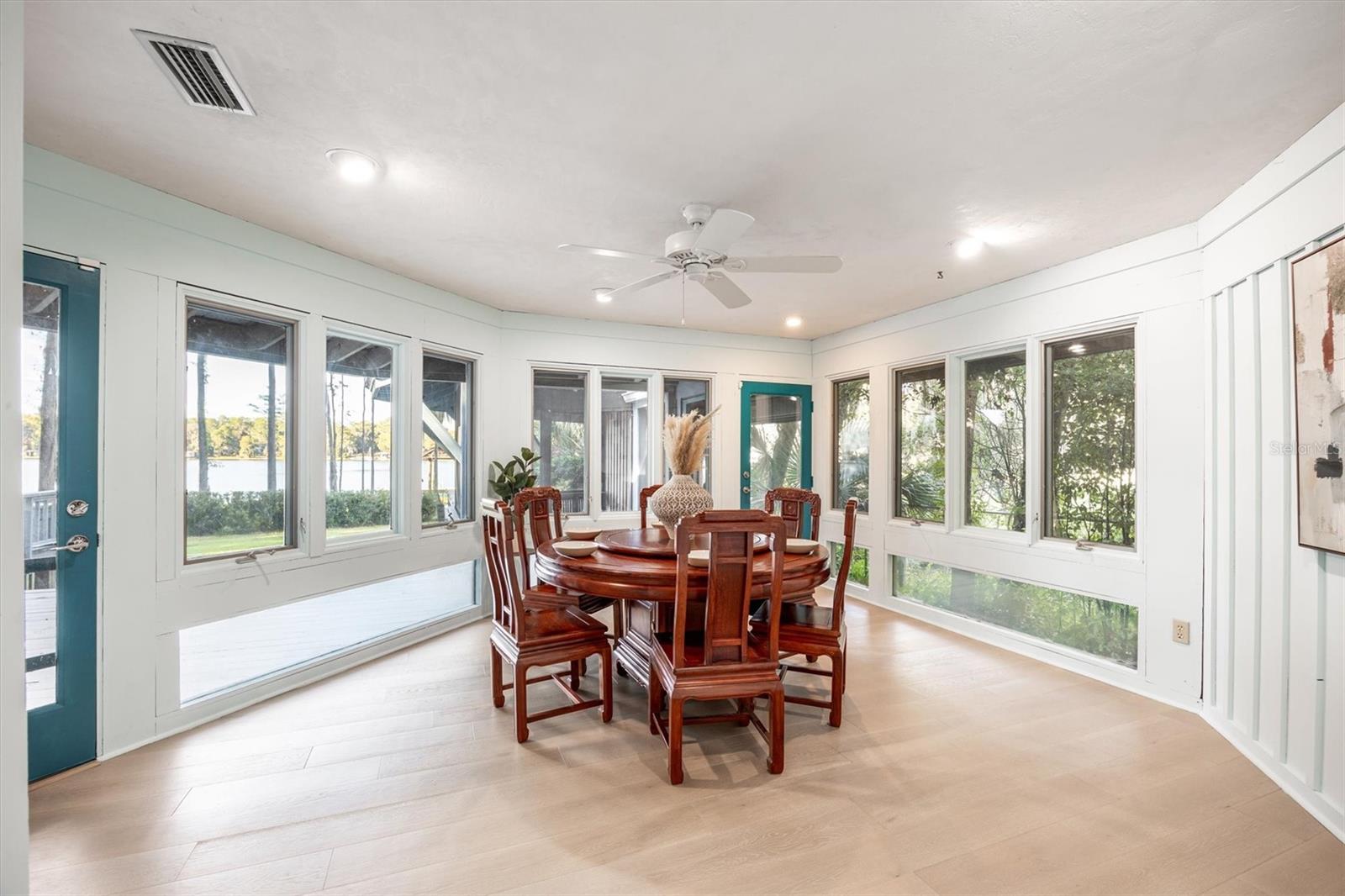 Image 12 of 58 For 25608 Devonia Street