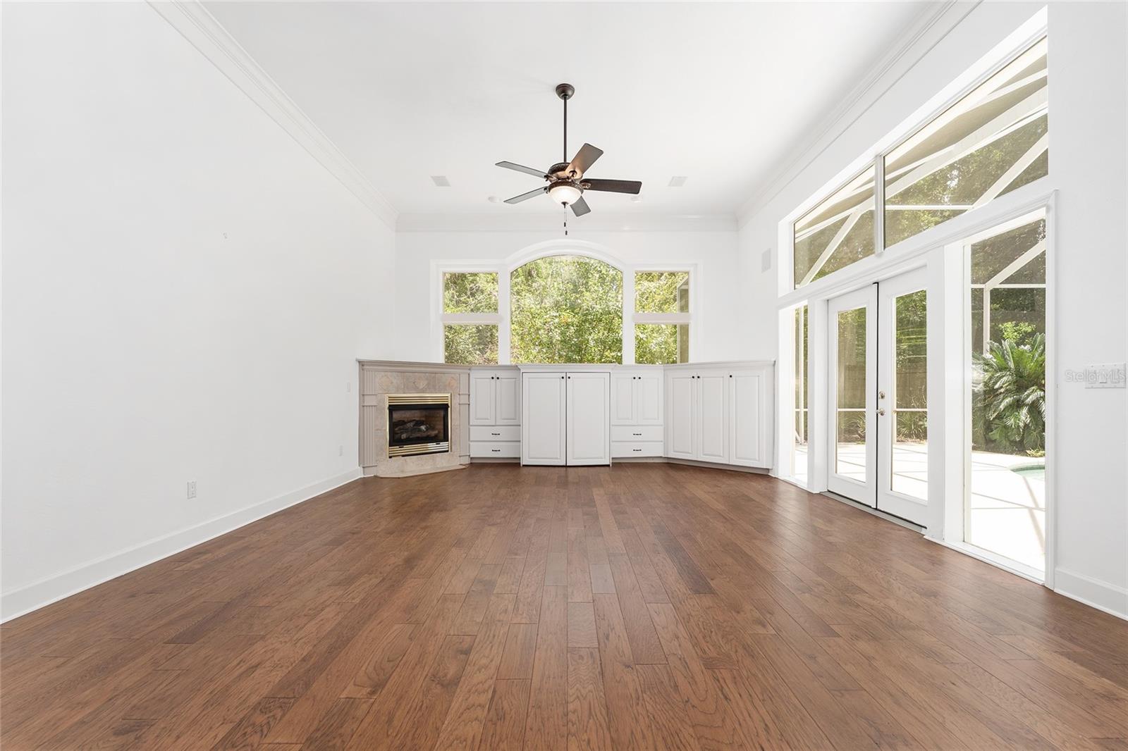 Image 11 of 46 For 3727 92 Drive