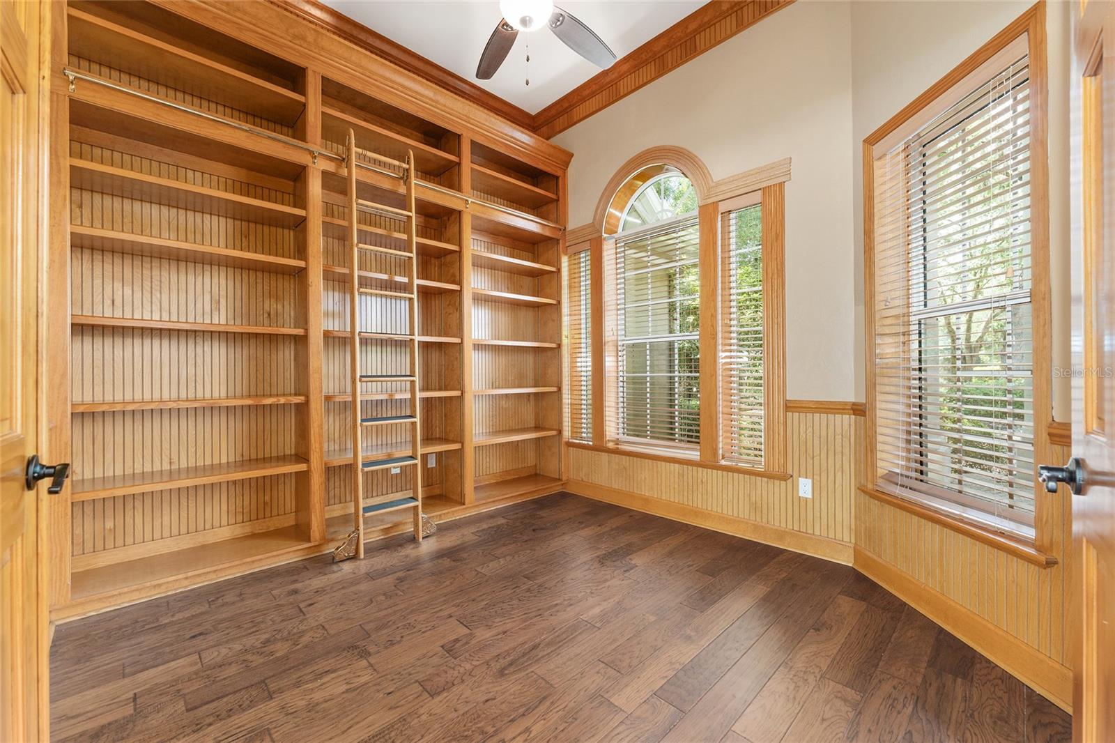 Image 18 of 46 For 3727 92 Drive