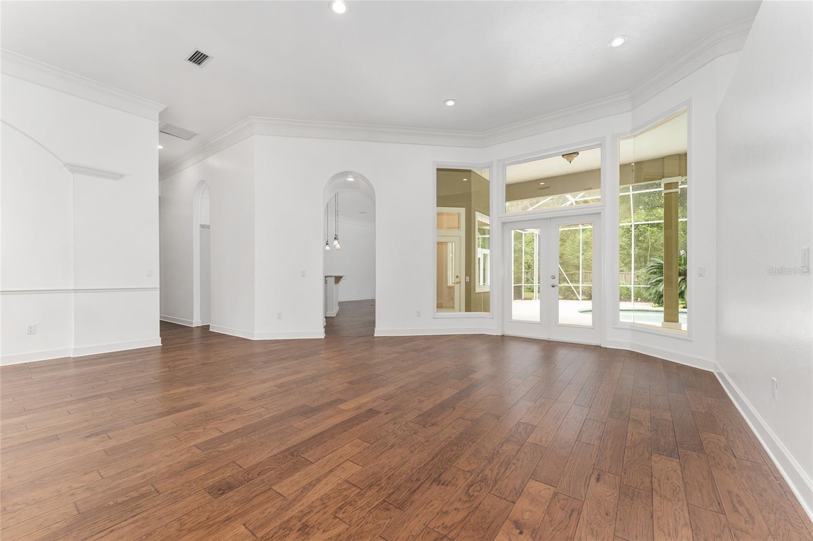 Image 6 of 46 For 3727 92 Drive