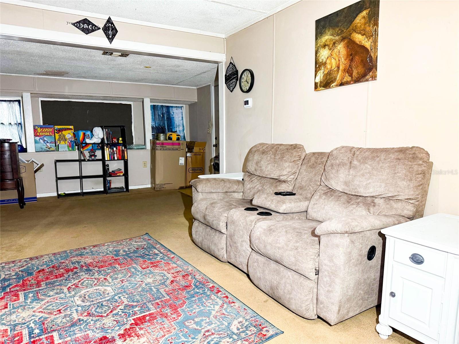 Listing photo id 2 for 427 Center Street