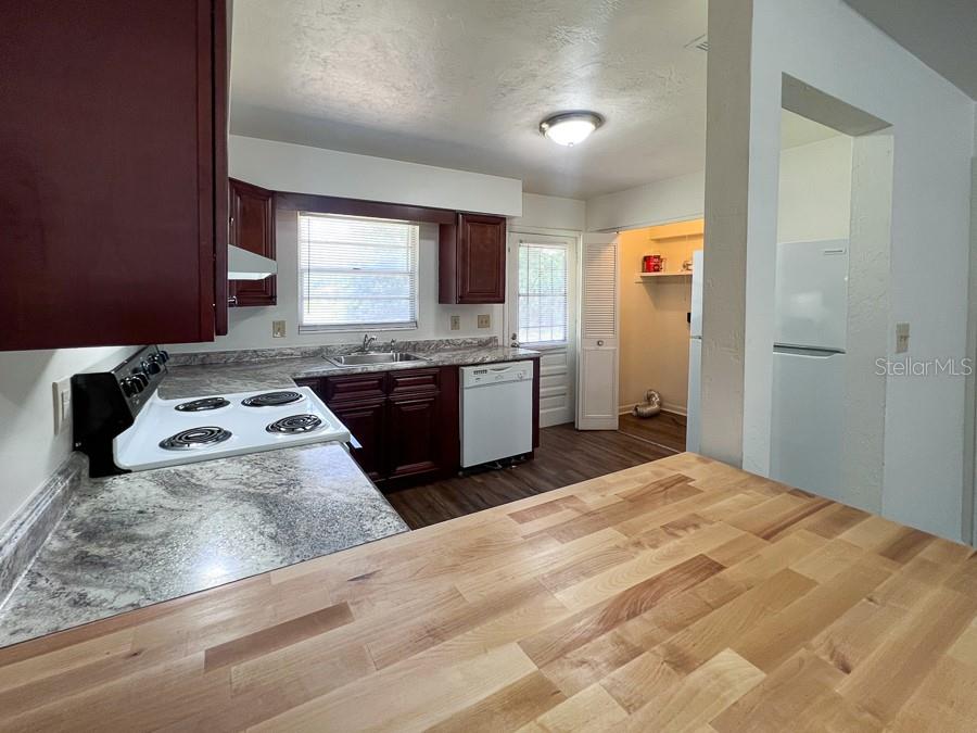 Image 5 of 22 For 5620 23rd Terrace 7