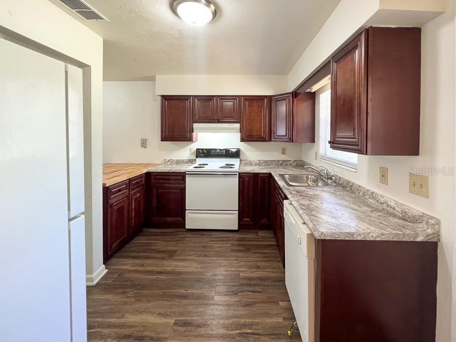 Image 7 of 22 For 5620 23rd Terrace 7