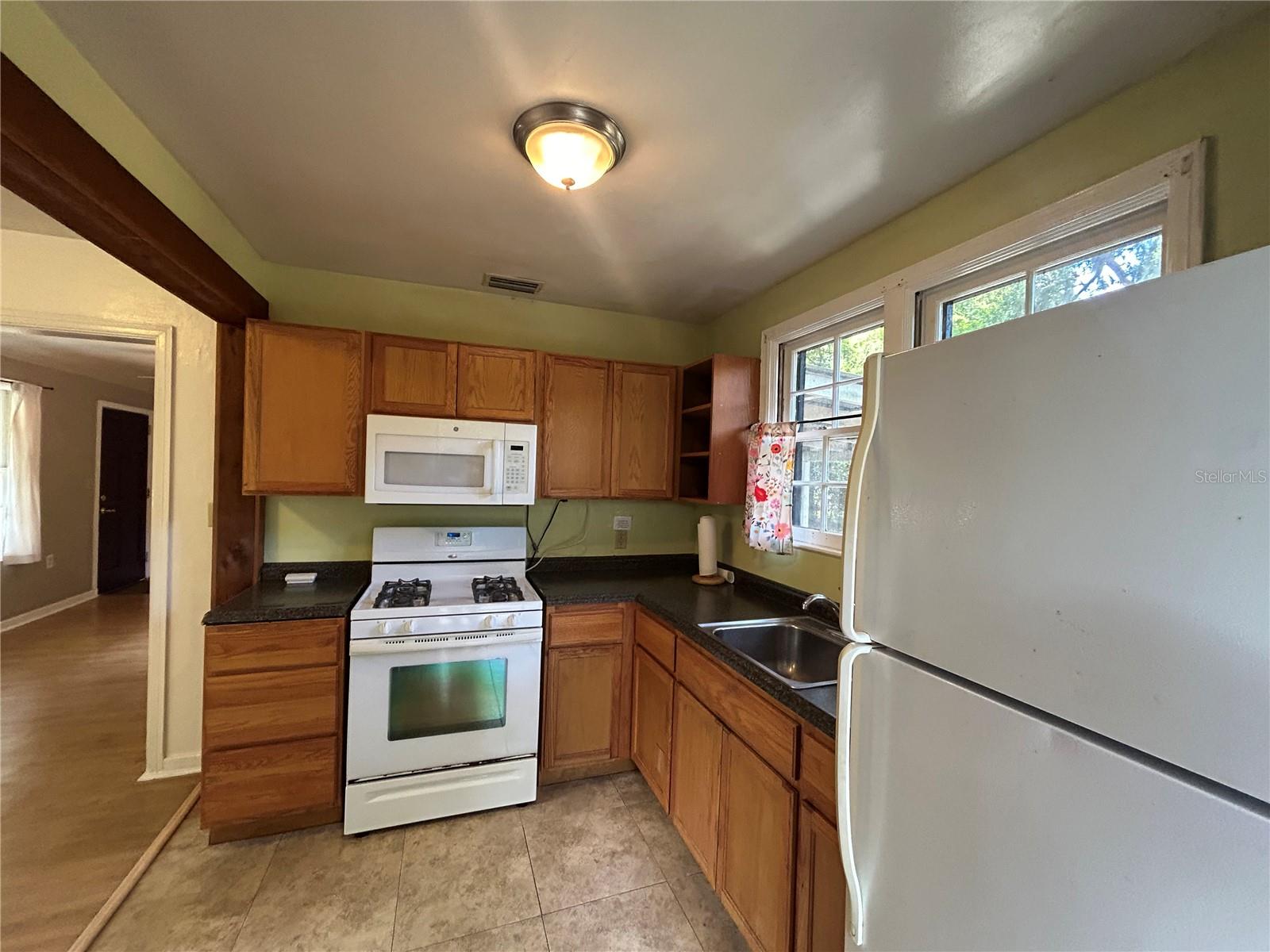 Image 9 of 24 For 902 24th Avenue