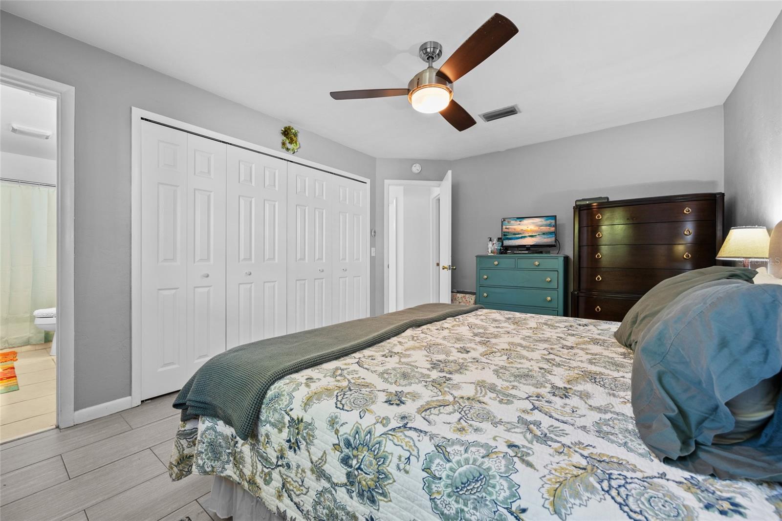 Image 12 of 25 For 7604 56th Avenue