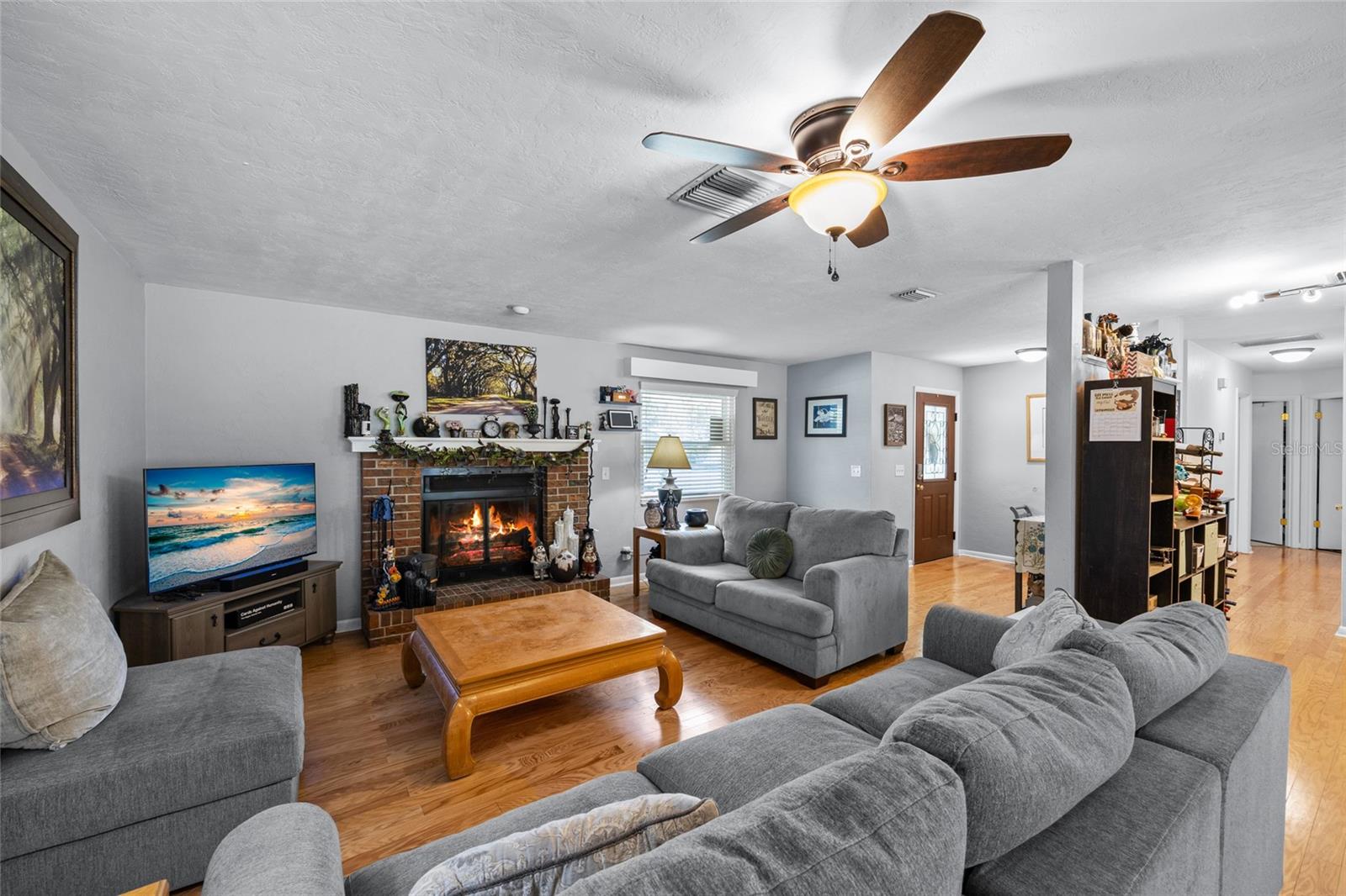 Image 3 of 25 For 7604 56th Avenue