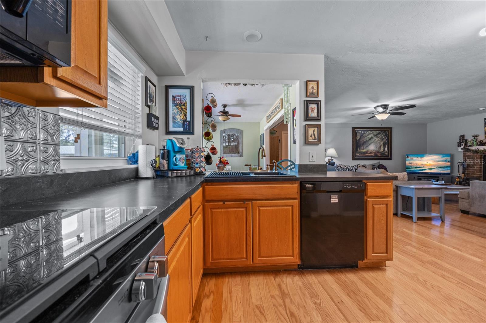 Image 6 of 25 For 7604 56th Avenue