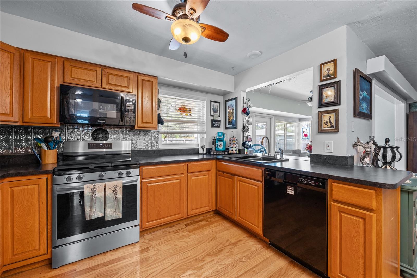 Image 7 of 25 For 7604 56th Avenue