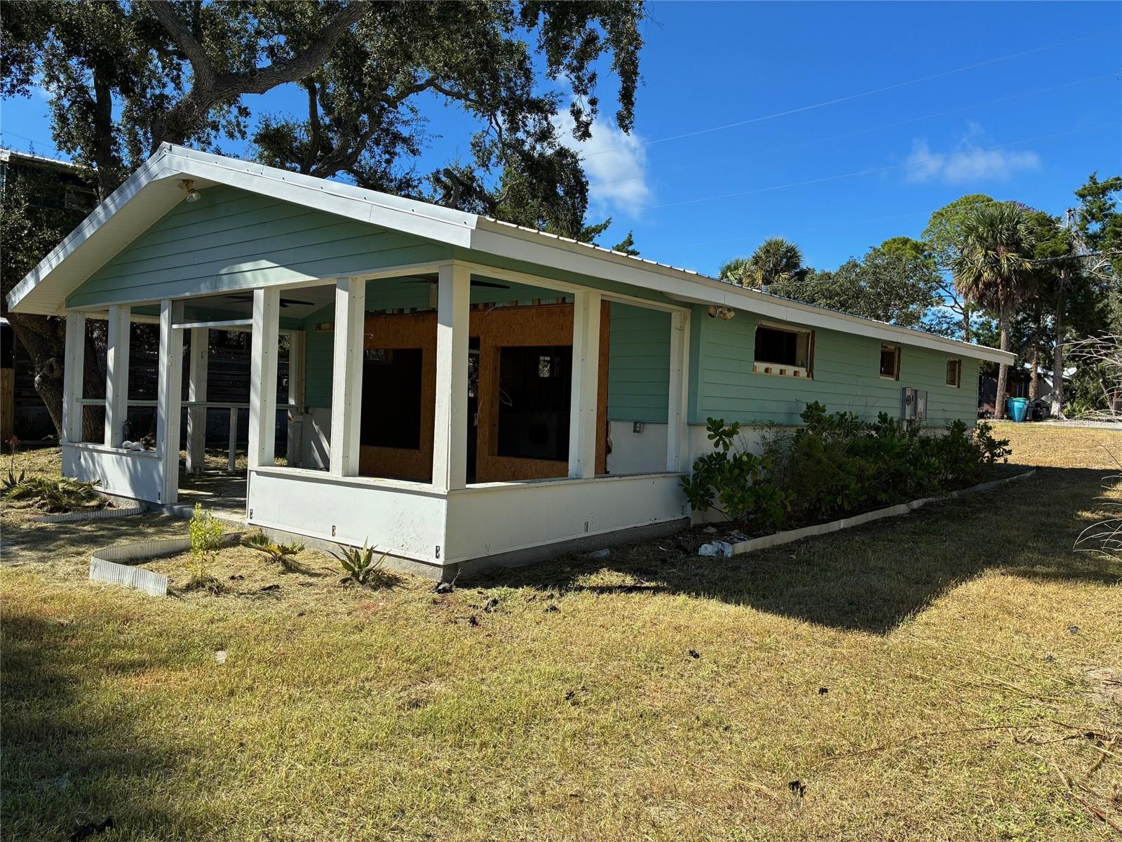 Image 3 of 8 For 1170 Whiddon Avenue
