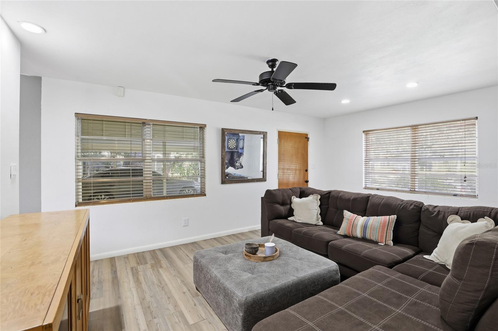 Image 27 of 35 For 528 36th Street