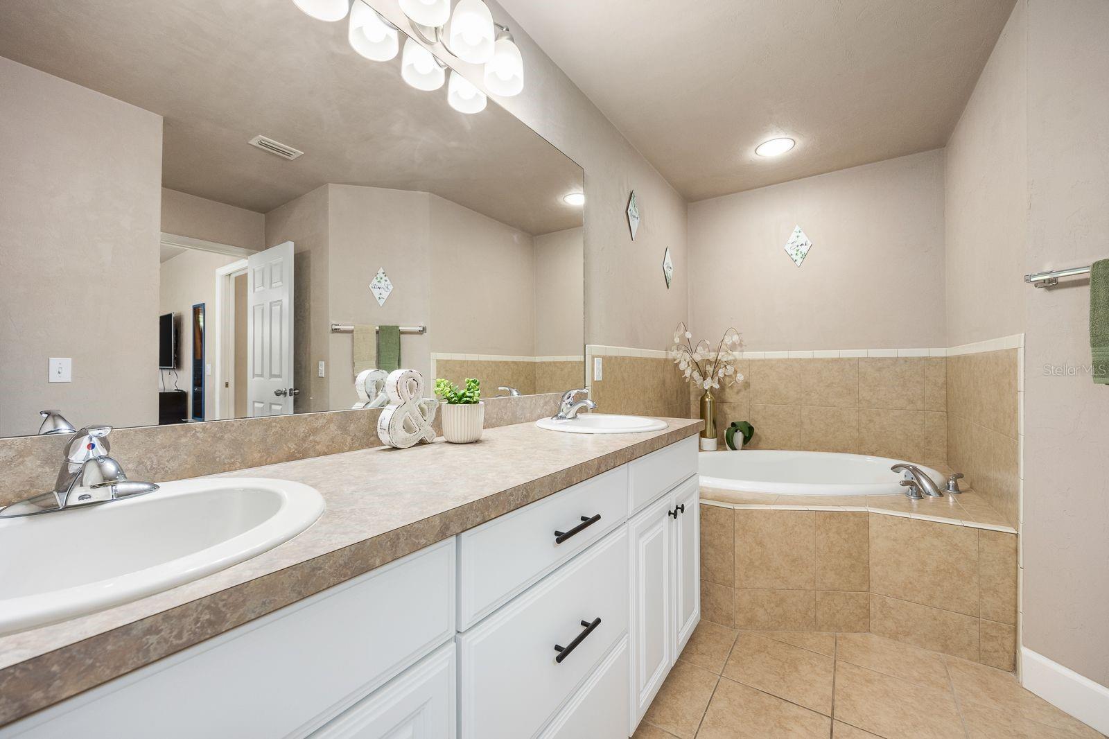 Image 15 of 37 For 6194 118th Place