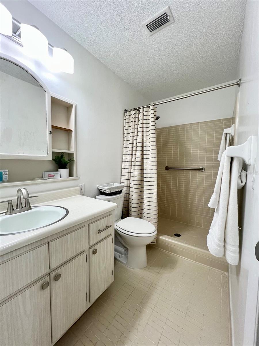 Image 5 of 13 For 2240 14th Avenue