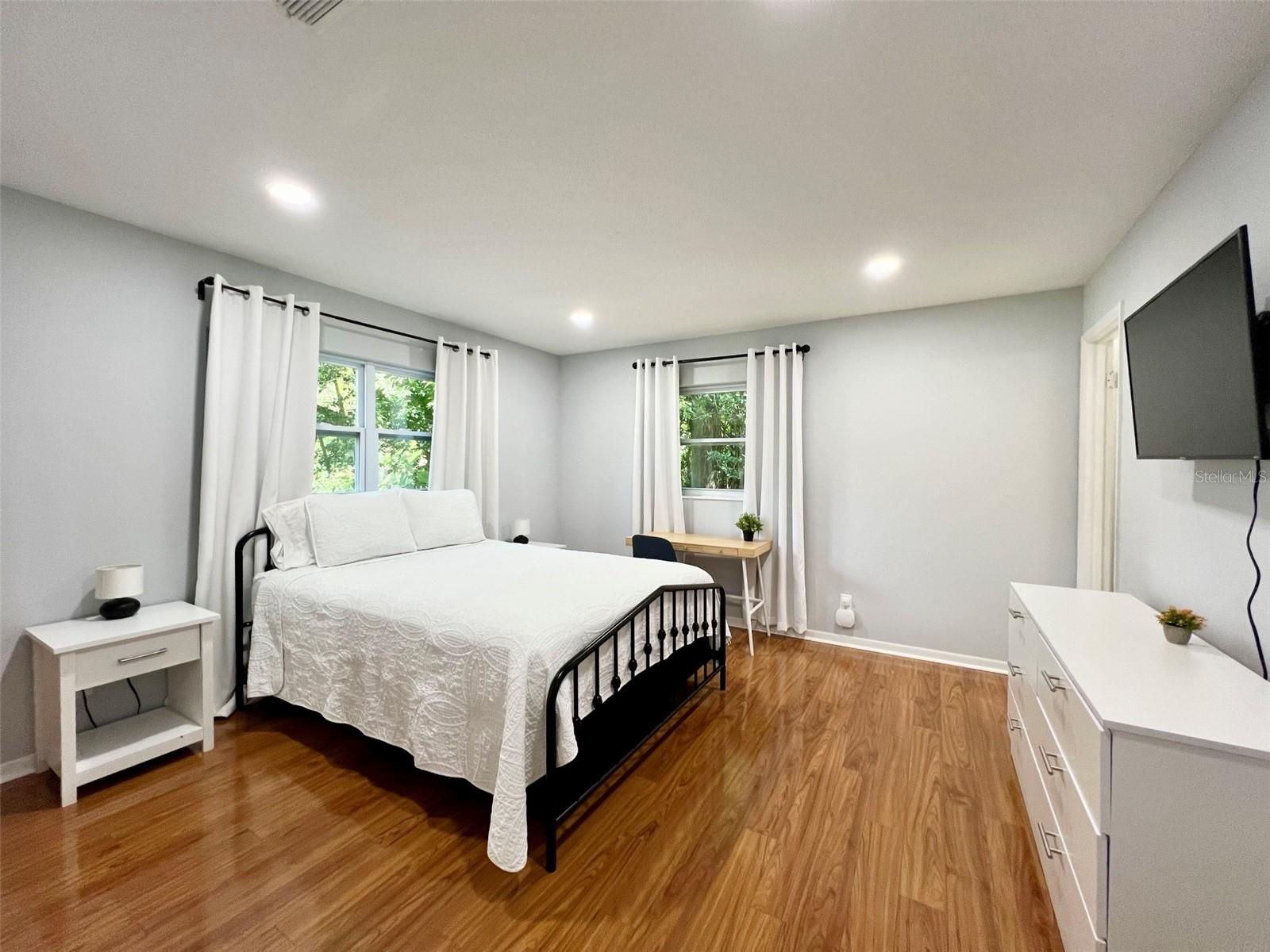 Image 6 of 13 For 2240 14th Avenue
