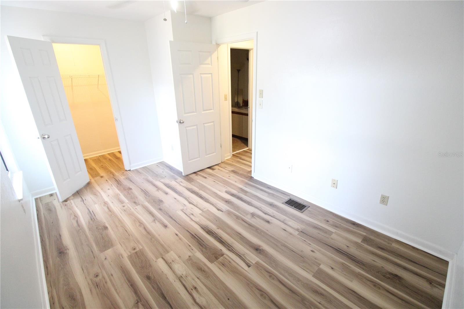 Image 9 of 11 For 3933 26th Drive D