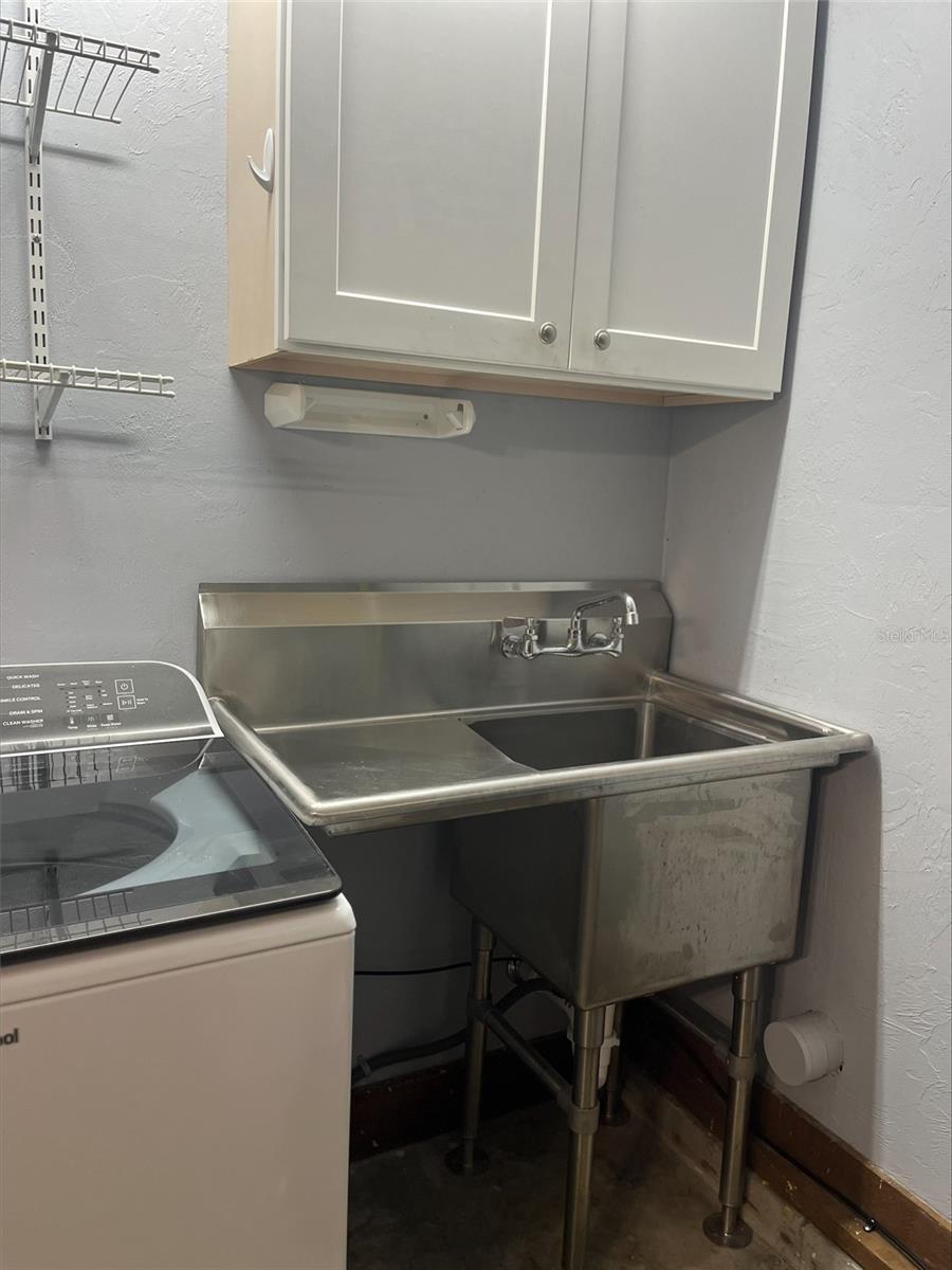 Image 31 of 44 For 8481 39th Circle