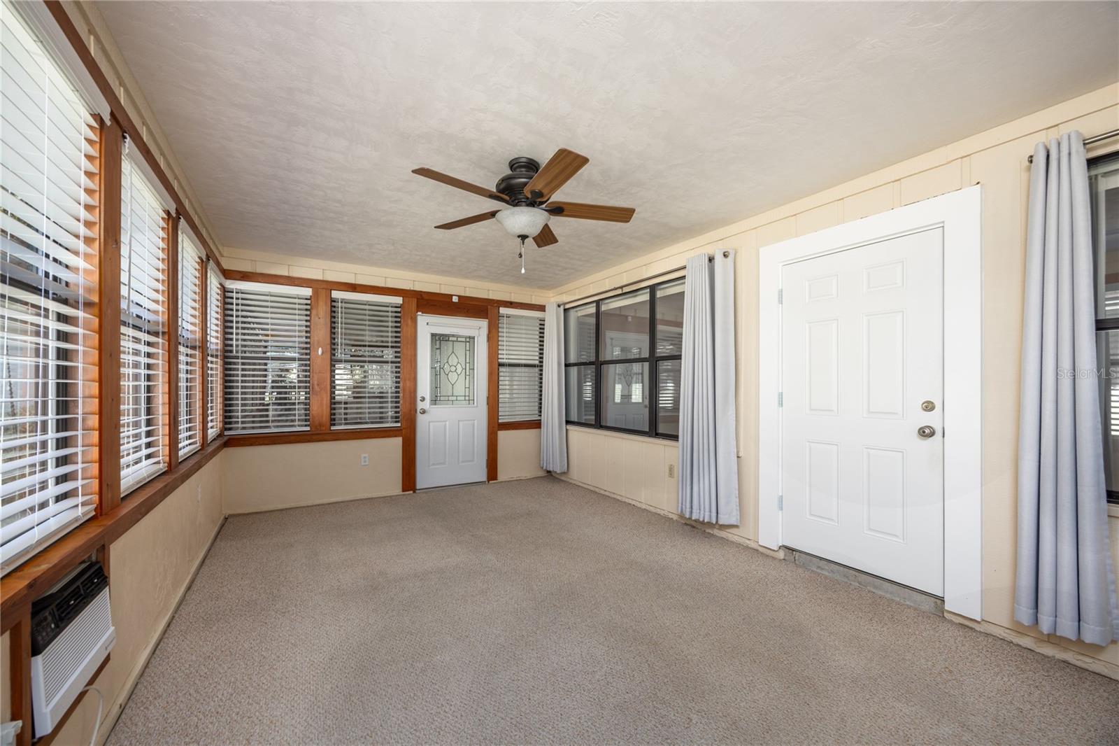 Image 4 of 44 For 8481 39th Circle