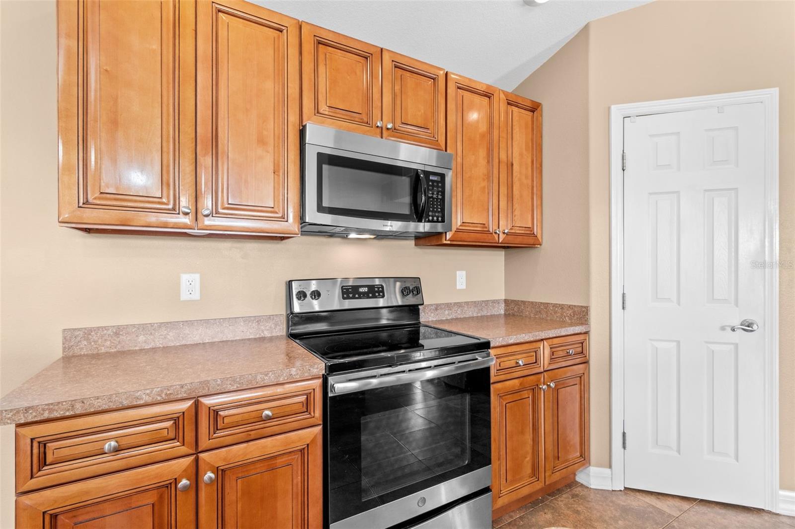 Image 12 of 26 For 7251 160th Street