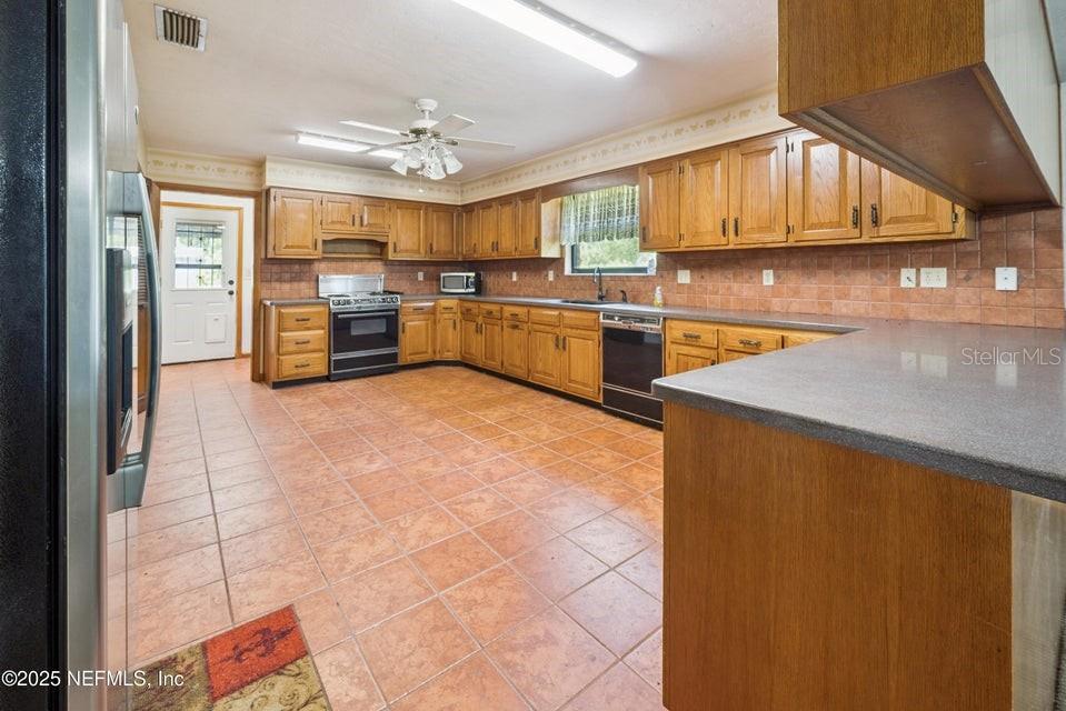 Image 13 of 81 For 3632 198th Street