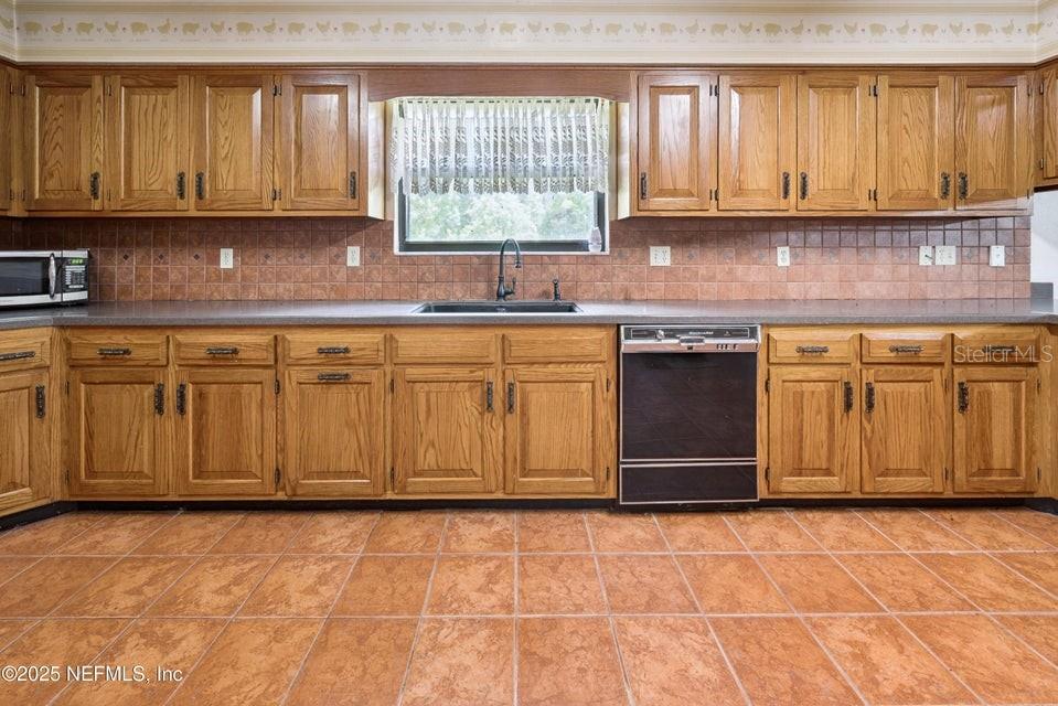 Image 16 of 81 For 3632 198th Street