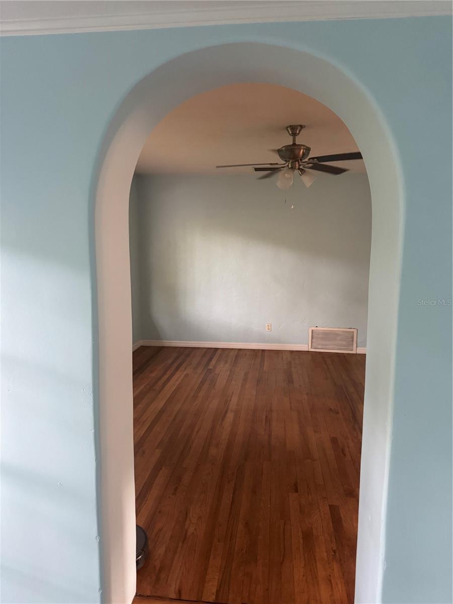 Image 4 of 9 For 1832 6th Terrace