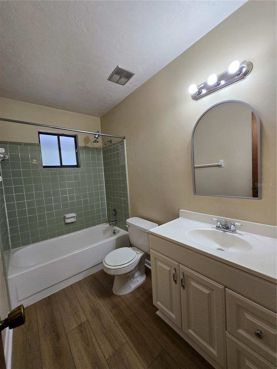 Image 18 of 35 For 4402 30th Terrace
