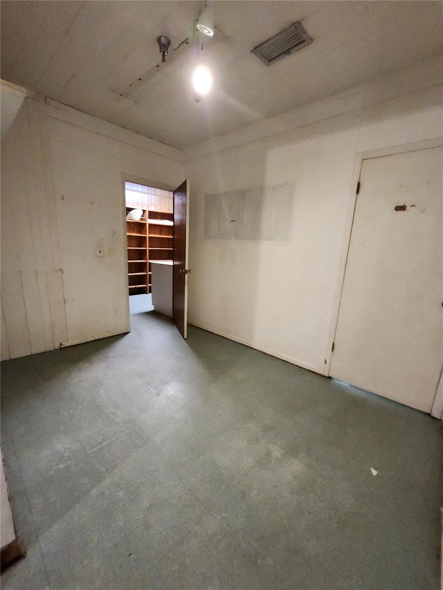 Image 11 of 44 For 15319 140th Street