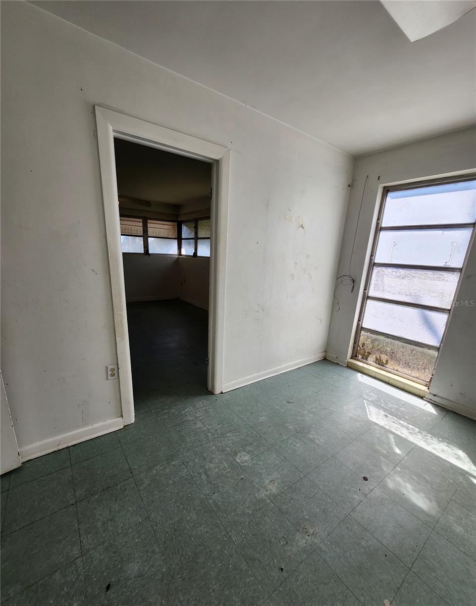 Image 22 of 44 For 15319 140th Street